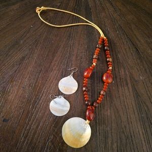 Shell and wood bead necklace set